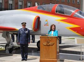 Ana Botella, en la exposición del avión C-101