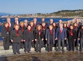 Coro de Lieres y Tertulia Errante de Nava, en los cantares de chigre de La Gascona el jueves