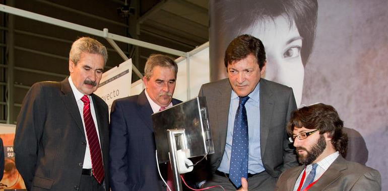 Javier Fernández aboga por la continuidad de la minería del carbón en la Feria de Mieres