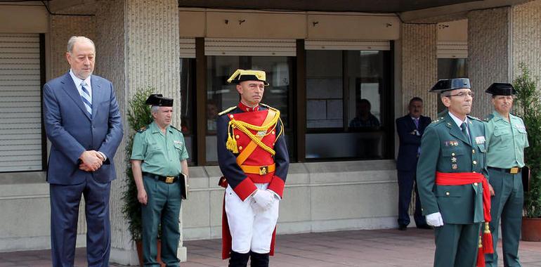 Imposición del fajín de general a José María Feliz Cadenas 