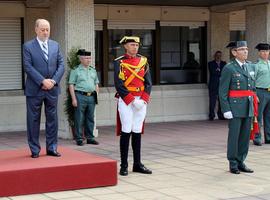 Imposición del fajín de general a José María Feliz Cadenas 