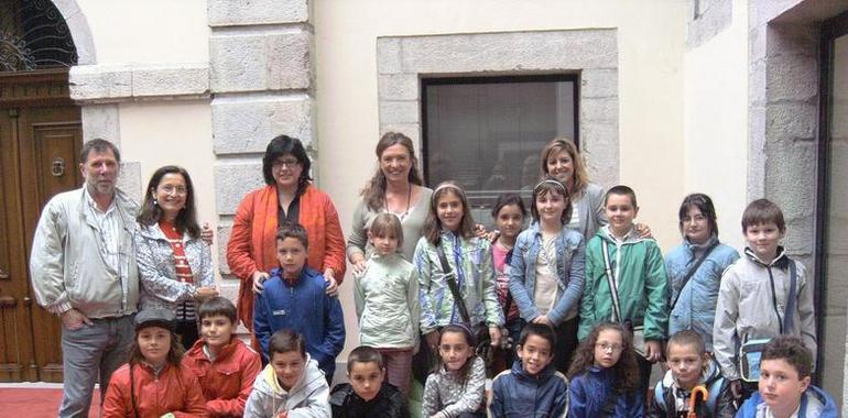 Alumnos del CP Posada visitan el Ayuntamiento 