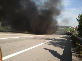 17 cortes de carretera en Asturias durante la jornada de huelga 