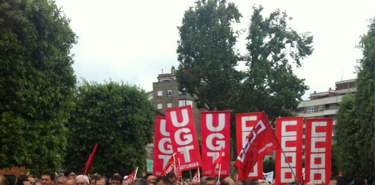 Más de 30.000 personas marchan en Langreo contra el cierre de las minas 