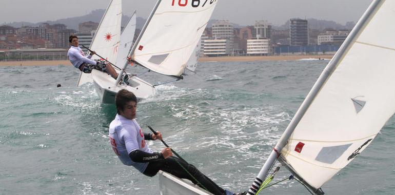 El Xana 4 se impone en la regata Vuelta a Asturias, entre Gijón y Lastres