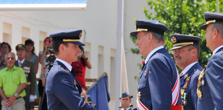 SM el Rey preside la entrega de Despachos en la Academia General del Aire