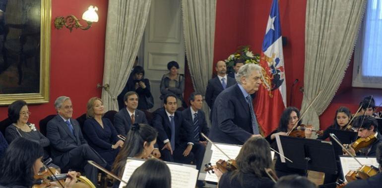 Piñera recibe Plácido Domingo en su gira chilena