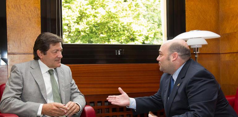 Reunión del presidente del Principado con el alcalde de Oviedo