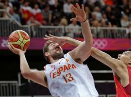 España debuta con buen pie en baloncesto