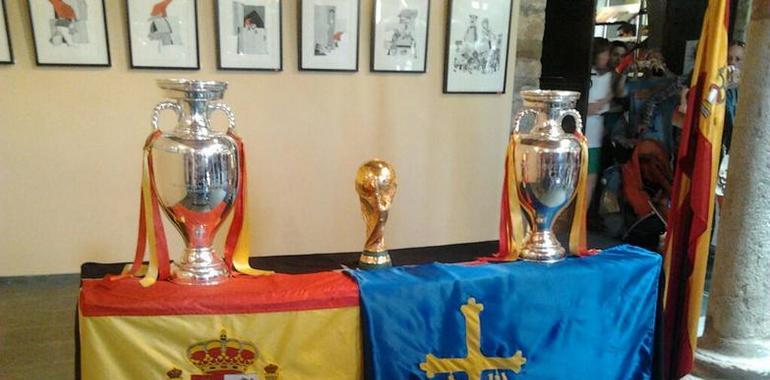 Las Copas de Europa y del Mundo conquistadas por La Roja, en la Feria