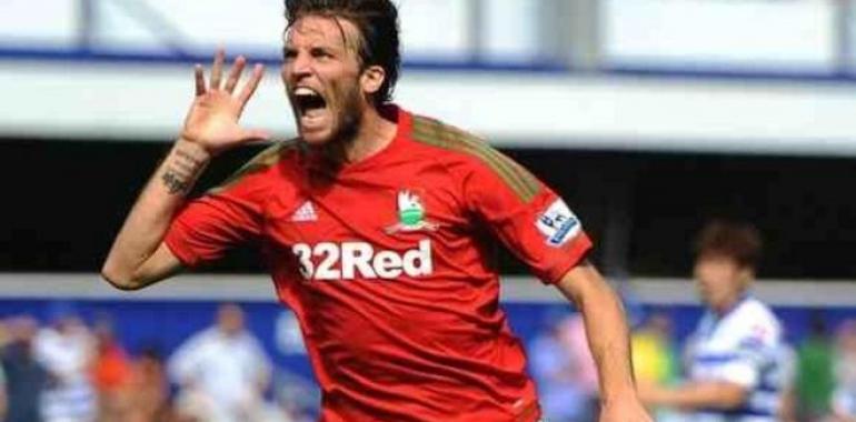 Michu se estrena en la Premier a lo grande 