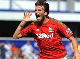 Michu se estrena en la Premier a lo grande 