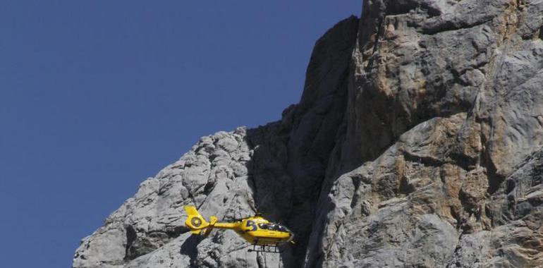 Un escalador gravemente herido en el Urriellu, rescatado por el helicópetero