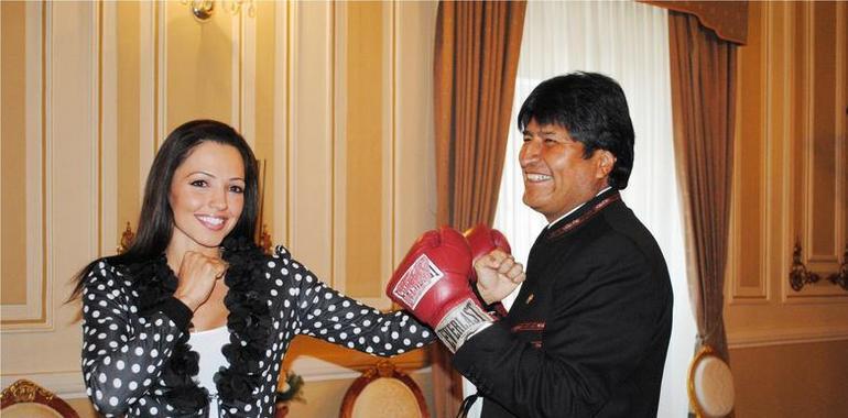 Morales anuncia gestiones para que boxeadora boliviana dispute título mundial en La Paz