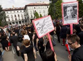 Otro viernes \de luto\ contra los recortes del Gobierno