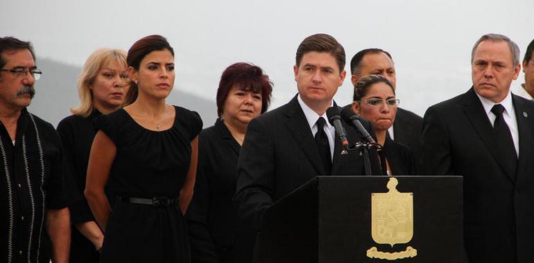 Homenaje a las víctimas del Casino Royale en el primer aniversario de su fallecimiento.