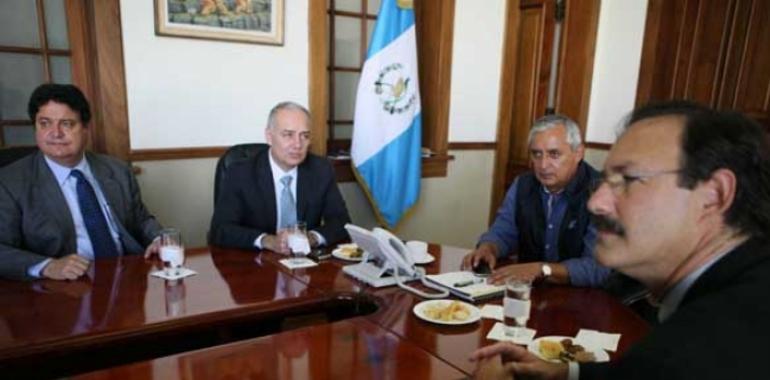 Clinton dará reconocimiento al presidente Otto Pérez Molina 