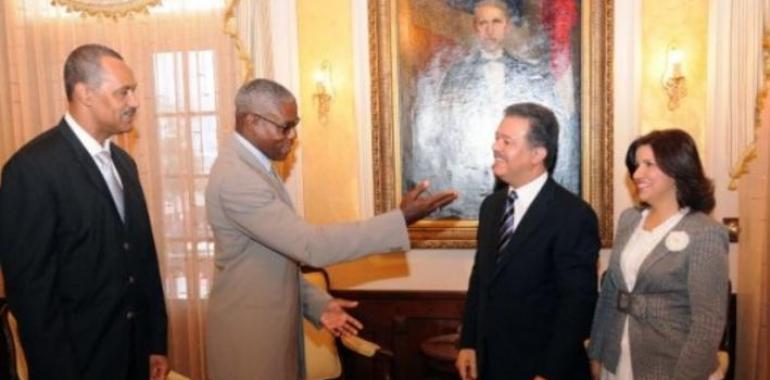 Presidente Fernández recibe al medallista mundial de atletismo Carl Lewis 