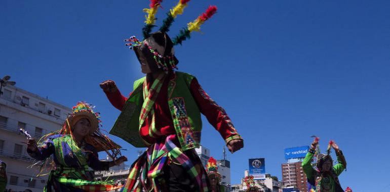 12.000 bailarines honran a la Virgen de Copacabana