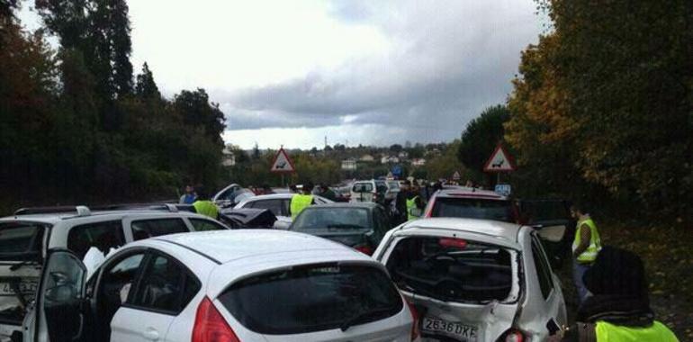 Una multicolisión con ocho heridos y decenas de coches implicados obliga a cortar la Y