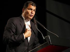 Ecuatorianos en Barcelona gritaron \"sí se puede\" mientras el Presidente Correa rendía cuentas