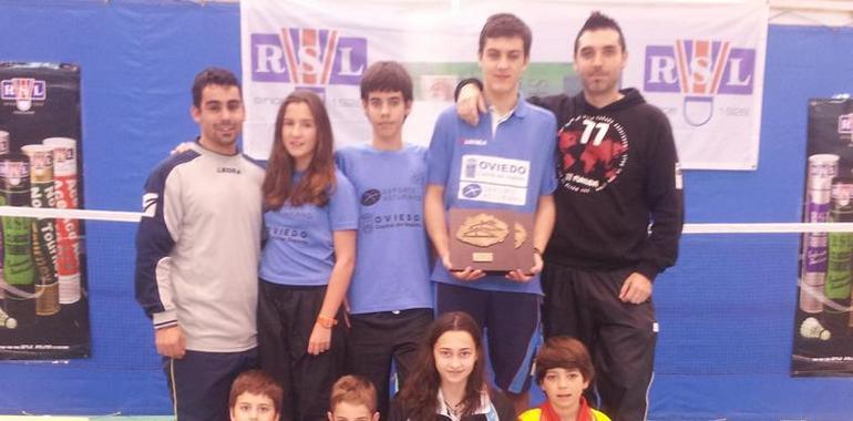 Dos oros y un bronce para el Bádminton Oviedo en el Gran Prix de Estella 