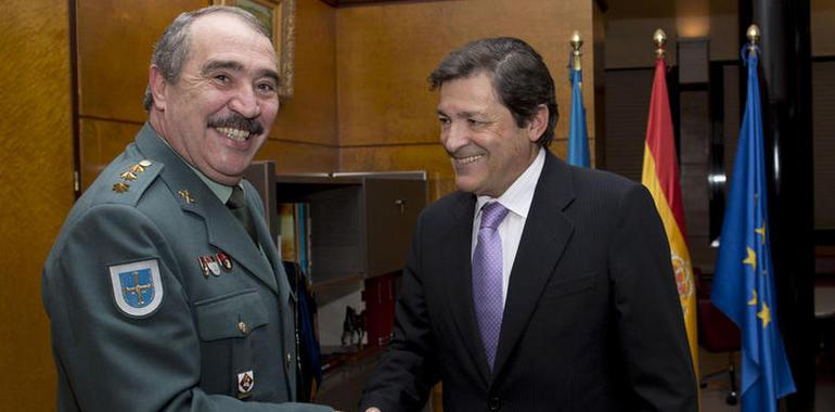 Reunión del presidente del Principado con el coronel Jefe de la Guardia Civil en Asturias