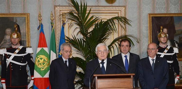 El. presidente de Italia recibe la dimisión irrevocable de Mario Monti