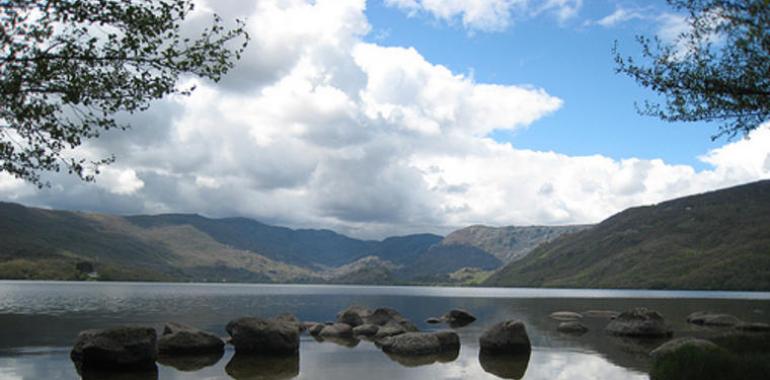 El Lago de Sanabria desarolla un proceso modélico de regeneración durante el invierno