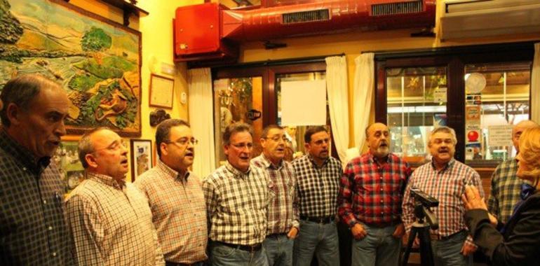 Nuevo jueves con canciones de chigre y coros dentro del homenaje a Luis Estrada en La Gascona