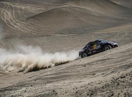 Carlos Sainz abandona el Dakar