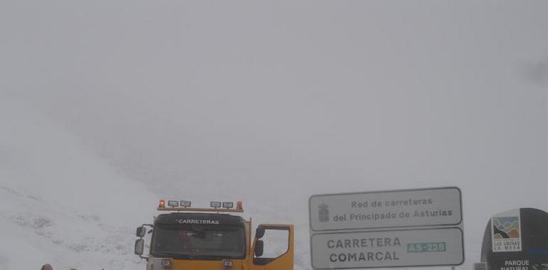 Trece puertos de montaña exigen cadenas y Pajares abre al tráfico pesado