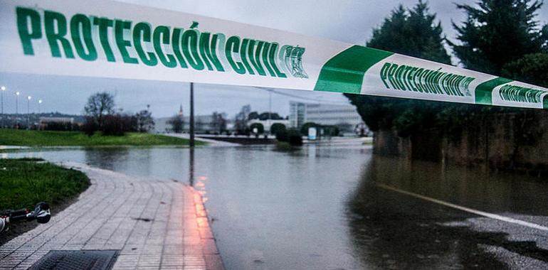 La lluvia da hoy una tregua pero la nieve sigue dificultado las comunicaciones