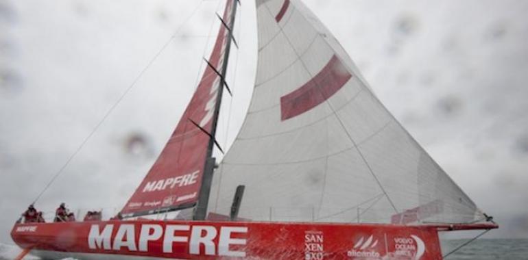 El Desafío Mapfre comienza el intento de establecer un nuevo récord en la Ruta del Descubrimiento