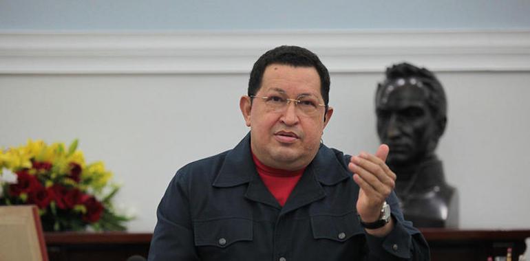 Maduro dice que Chávez está sometiéndose a tratamientos complementarios, complejos y duros