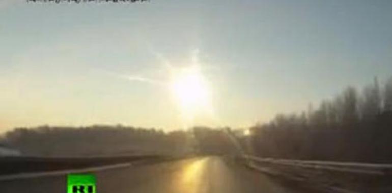 El impacto de un meteorito en Rusia causa cientos de heridos (VÍDEO)