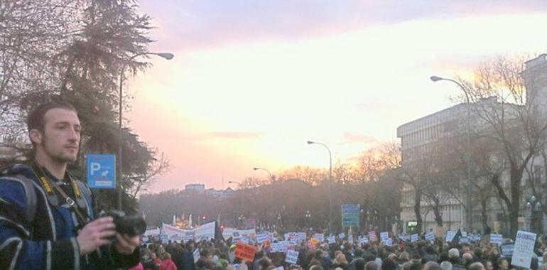 La Sanidad pública sabe nadar