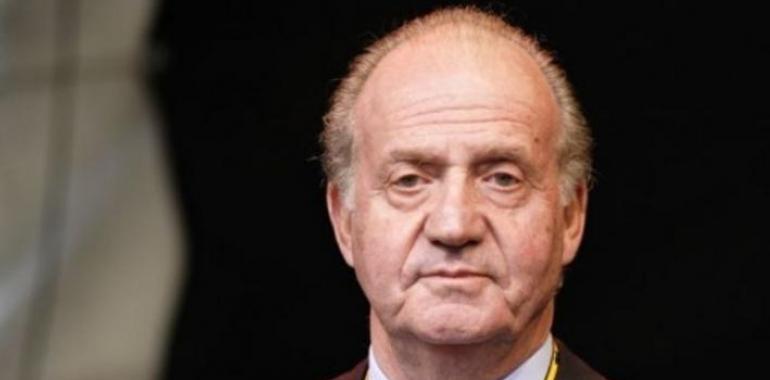 Don Juan Carlos será operado hoy de una hernia discal