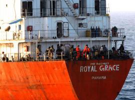 La fragata ‘Méndez Núñez’ socorre al buque ‘Royal Grace’ tras su liberación en Somalia