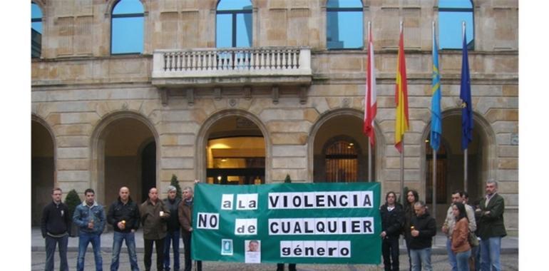 Los padres separados piden al SESPA que evite su discriminación en los centros hospitalarios