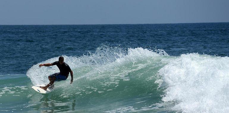 El Mundial de Surf Máster comenzó en Montañita 