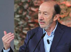 Rubalcaba: “Los socialistas vamos a ir a la reforma fiscal en profundidad”