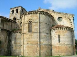 FORO achaca a los gobiernos central y asturiano el deterioro del monasterio de Cornellana