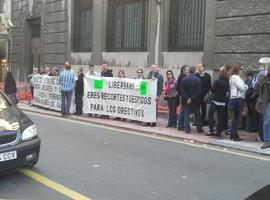 Encierro de trabajadores de Cajastur-Liberbank en la FSA