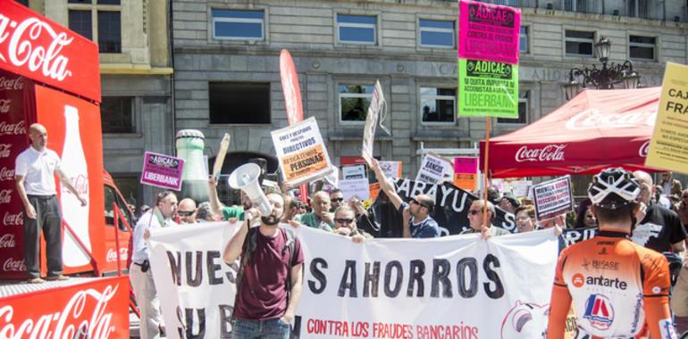 Protesta ciclista de los trabajadores de Liberbank