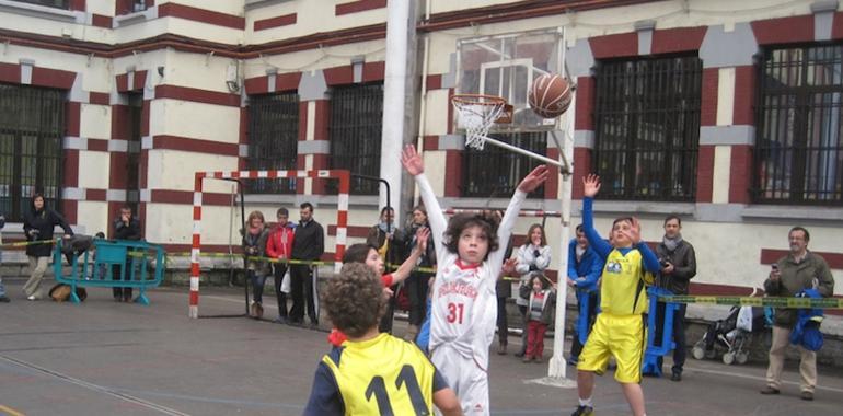 Una treintena de equipos tomaron parte en el 3x3 Minibasket de Mieres