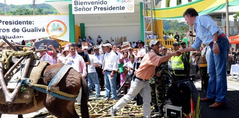 Santos cree que  el panfleto de las Farc con amenazas a líderes sindicales es apócrifo