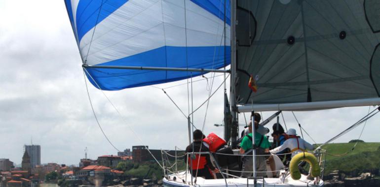 Tamborilero, vencedor en la regata Unicef de Cruceros