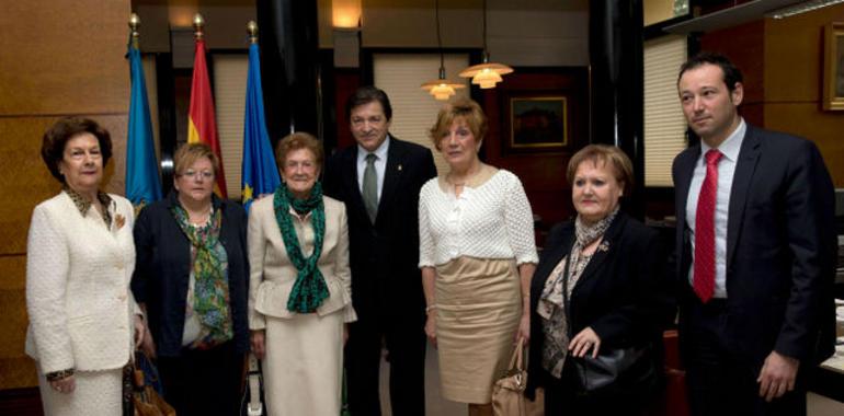 Encuentro del presidente del Principado con la Asociación Santa María de Covadonga