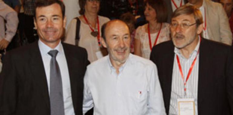 Rubalcaba: Cuando hay que defender a España en Bruselas, hay que jugar con la misma camiseta 